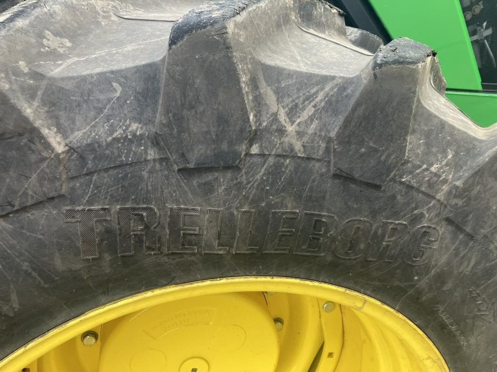 John Deere TRAKTOR 8R410 - Tracteur agricole: photos 4 John Deere TRAKTOR 8R410 - Tracteur agricole: photos 4
