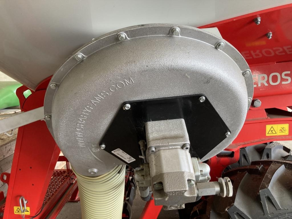 Pöttinger AEROSEM 4002 FDD - Semoir: photos 4 Pöttinger AEROSEM 4002 FDD - Semoir: photos 4