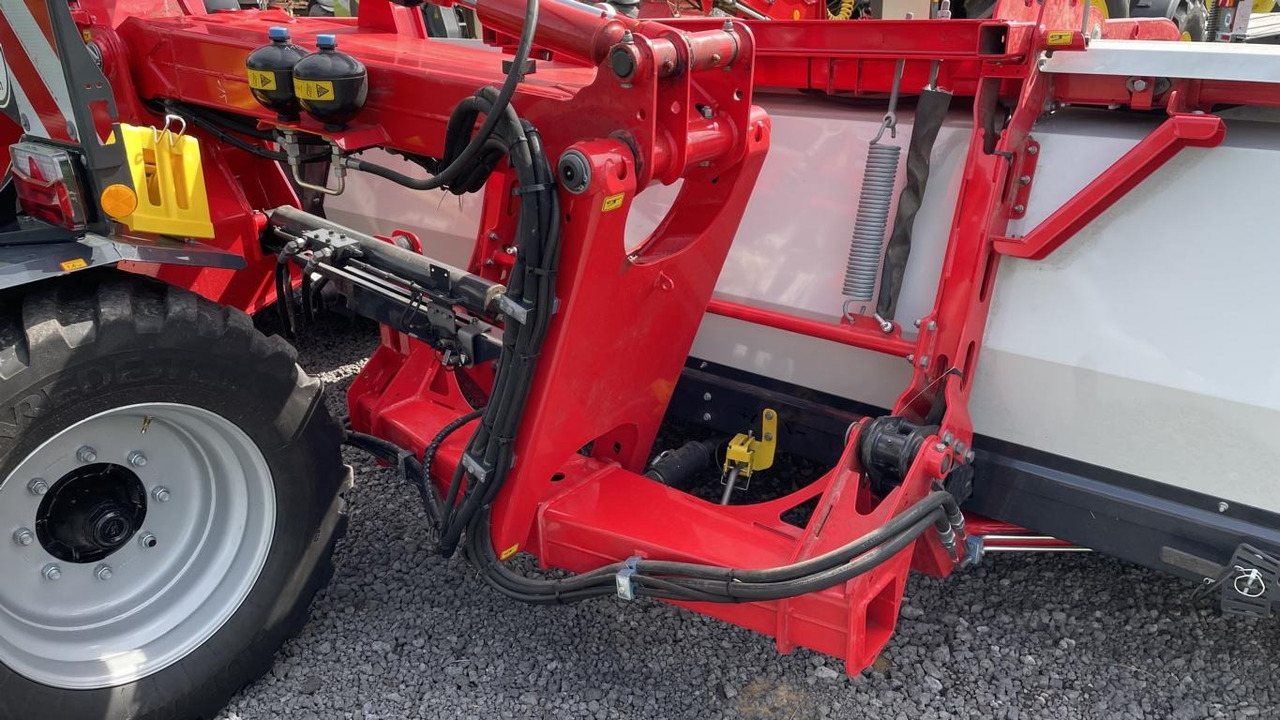 Pöttinger MERGENTO VT 9220 - Faneuse: photos 4 Pöttinger MERGENTO VT 9220 - Faneuse: photos 4