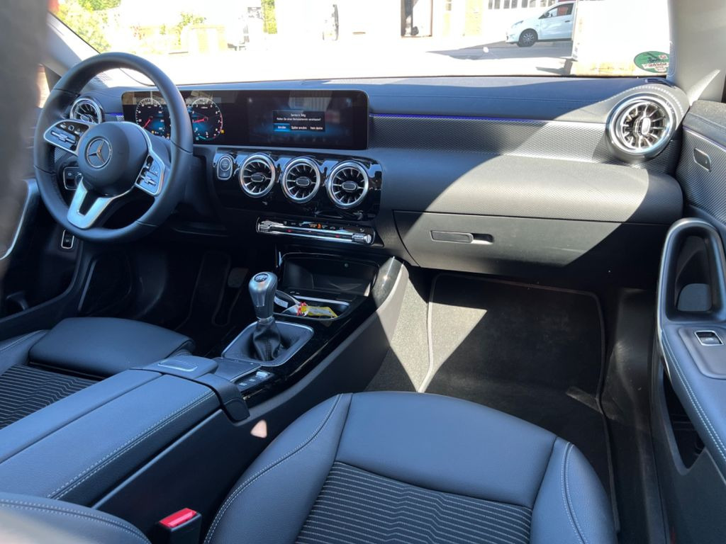Mercedes-Benz CLA 180 4.500 KM NAVI-LED - Grosse Bildschirm - Voiture: photos 5 Mercedes-Benz CLA 180 4.500 KM NAVI-LED - Grosse Bildschirm - Voiture: photos 5