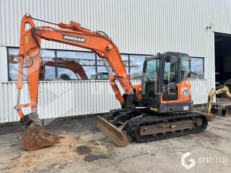 Doosan DX85R-3 - Mini pelle: photos 1 Doosan DX85R-3 - Mini pelle: photos 1