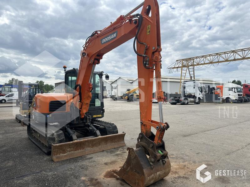 Doosan DX85R-3 - Mini pelle: photos 4 Doosan DX85R-3 - Mini pelle: photos 4