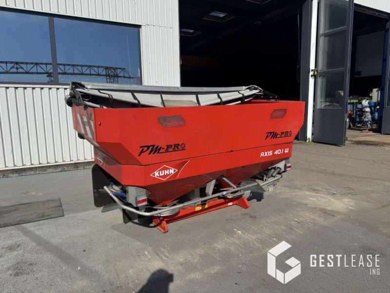 Kuhn AXIS 40.1 W - Distributeur d'engrais: photos 1 Kuhn AXIS 40.1 W - Distributeur d'engrais: photos 1