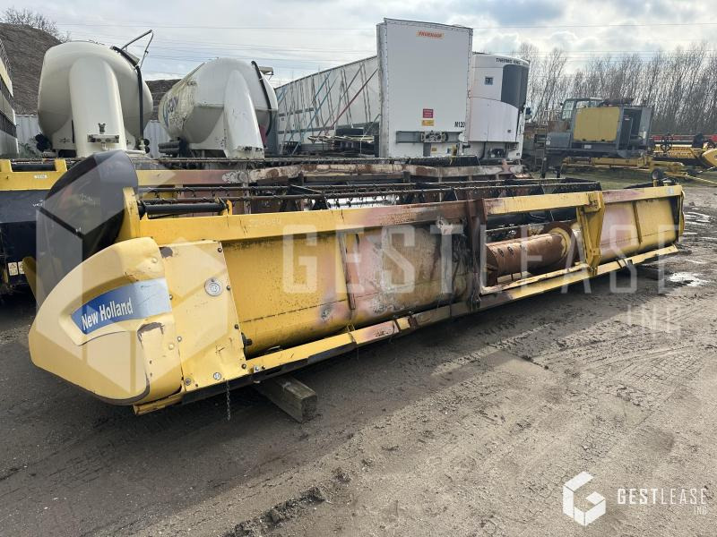 New Holland 24 - Moissoneuse: photos 1 New Holland 24 - Moissoneuse: photos 1
