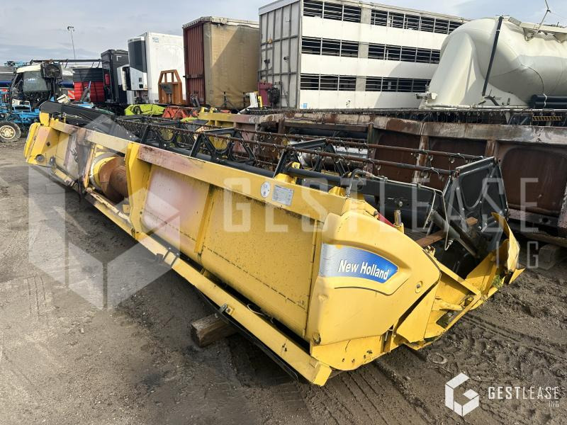 New Holland 24 - Moissoneuse: photos 2 New Holland 24 - Moissoneuse: photos 2