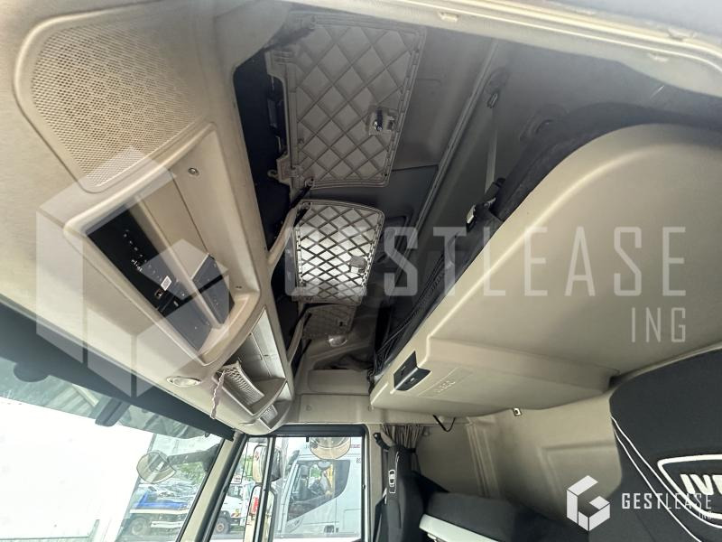 Iveco Stralis en crédit-bail Iveco Stralis: photos 11