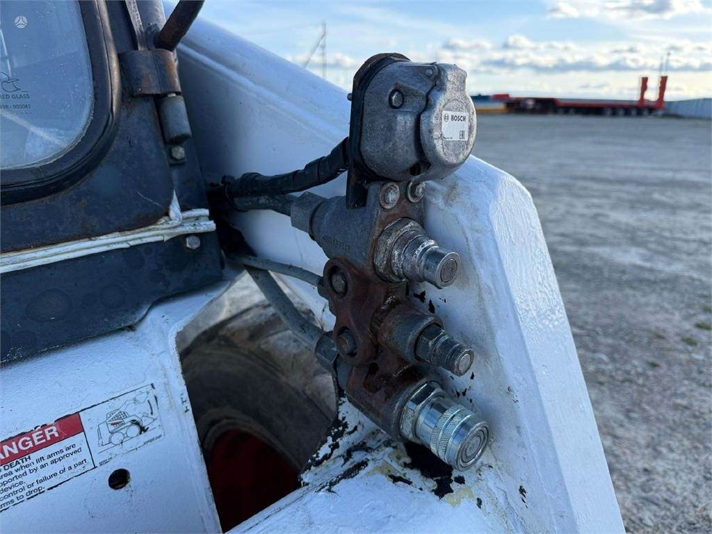 Mini chargeuse Bobcat S130: photos 14