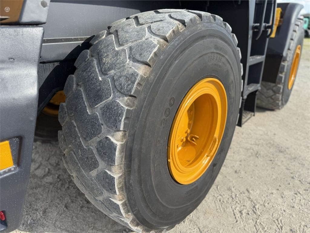 Chargeuse sur pneus Liebherr L 550 , quick coupler: photos 14