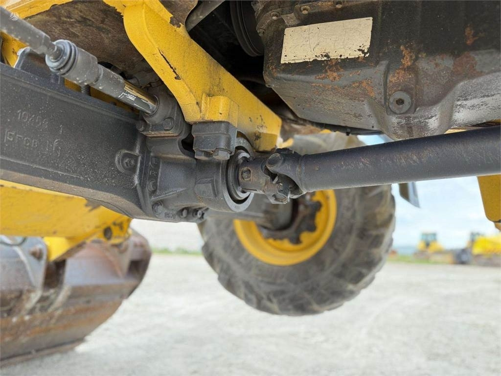 Tractopelle New Holland LB 110 B-4PT: photos 11
