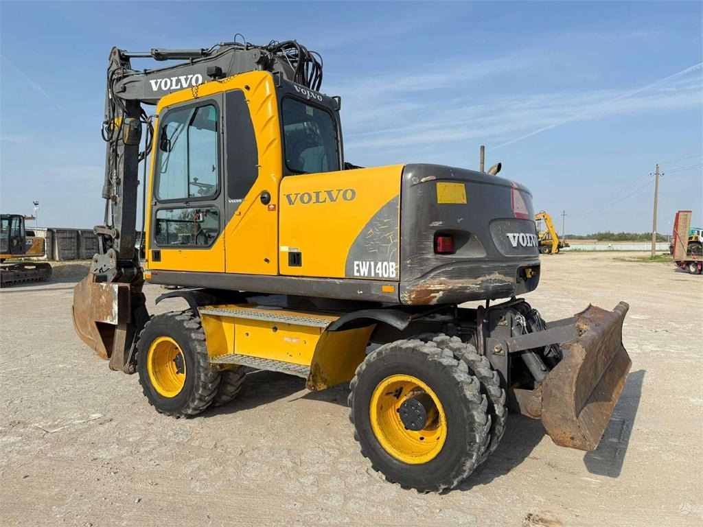Volvo EW 140 B - Pelle sur pneus: photos 3 Volvo EW 140 B - Pelle sur pneus: photos 3