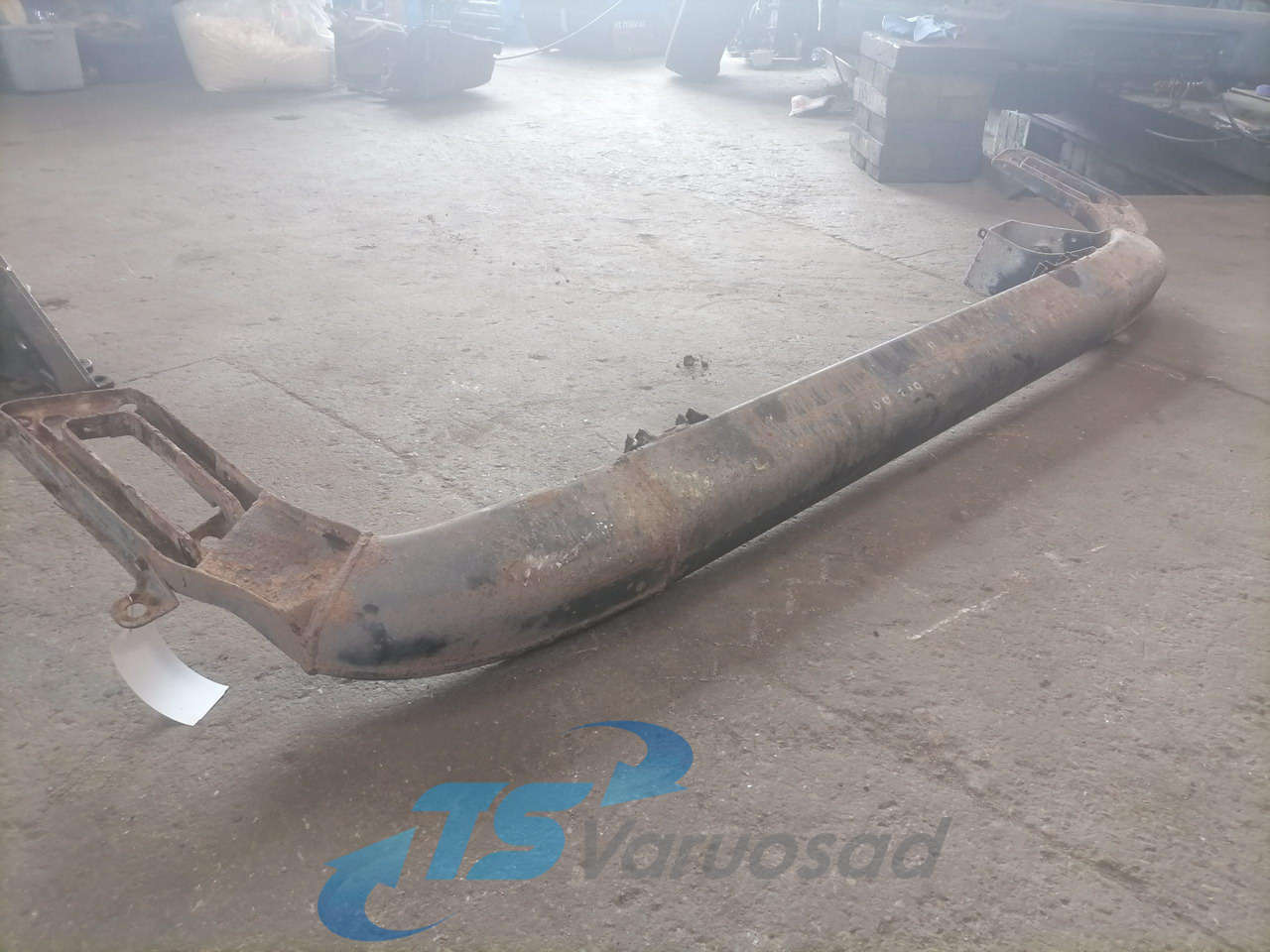 MAN Bumper 81416505013 - Pare-chocs pour Camion: photos 2 MAN Bumper 81416505013 - Pare-chocs pour Camion: photos 2