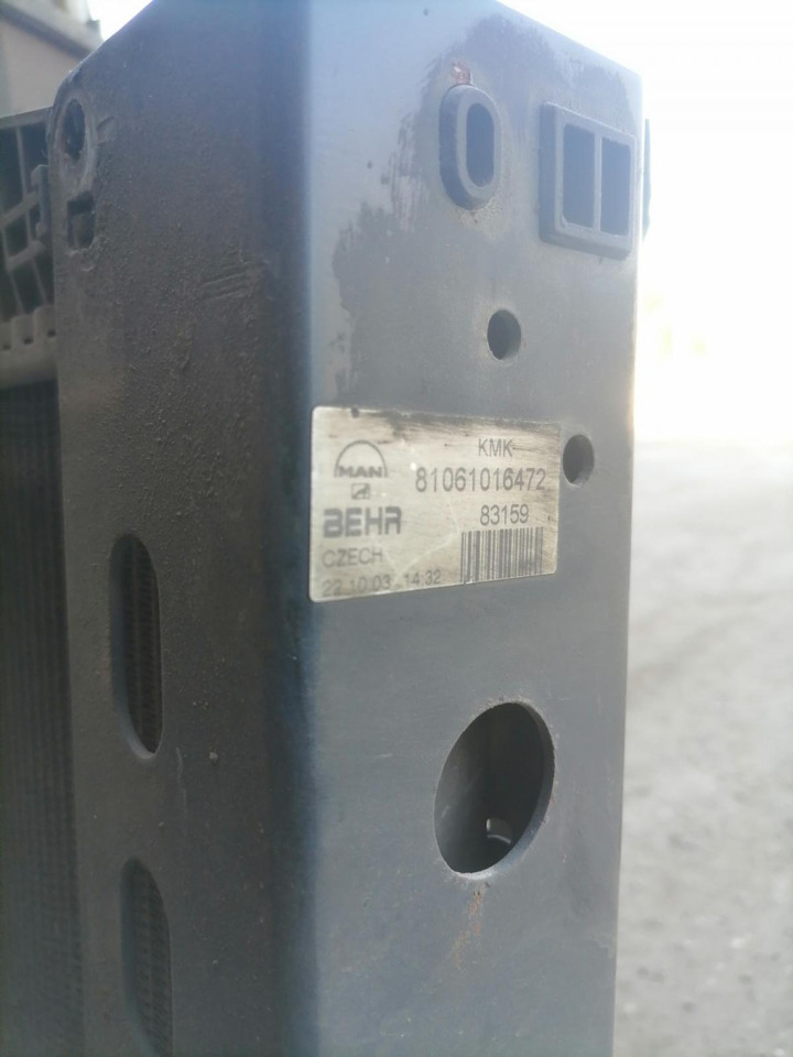 MAN Cooling radiator 81061016472 - Radiateur pour Camion: photos 3 MAN Cooling radiator 81061016472 - Radiateur pour Camion: photos 3