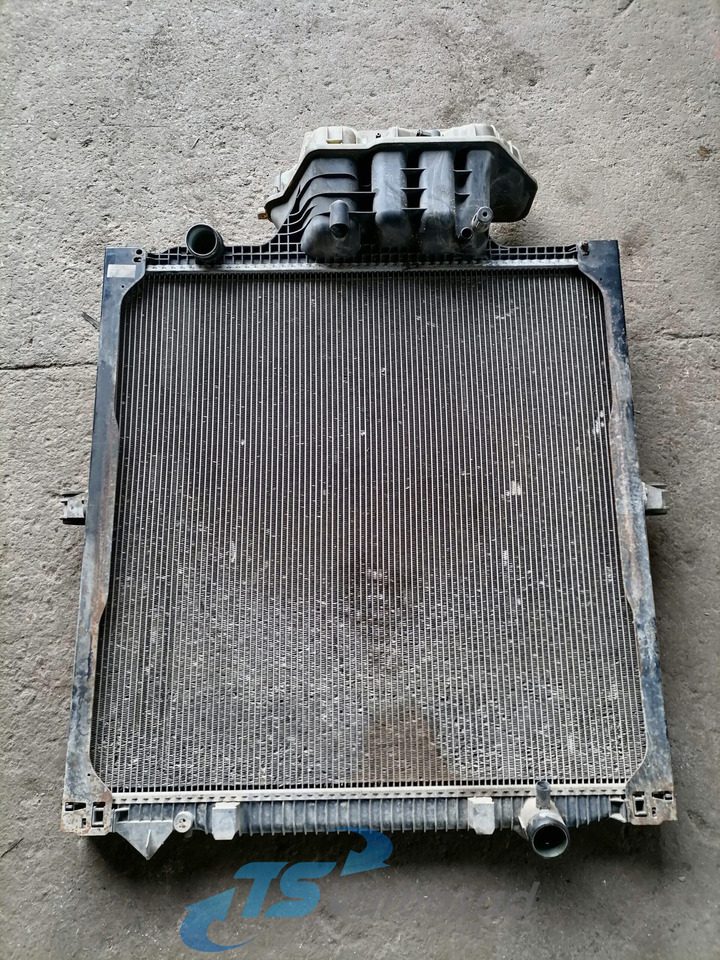 MAN Cooling radiator 81061016512 - Radiateur pour Camion: photos 4 MAN Cooling radiator 81061016512 - Radiateur pour Camion: photos 4