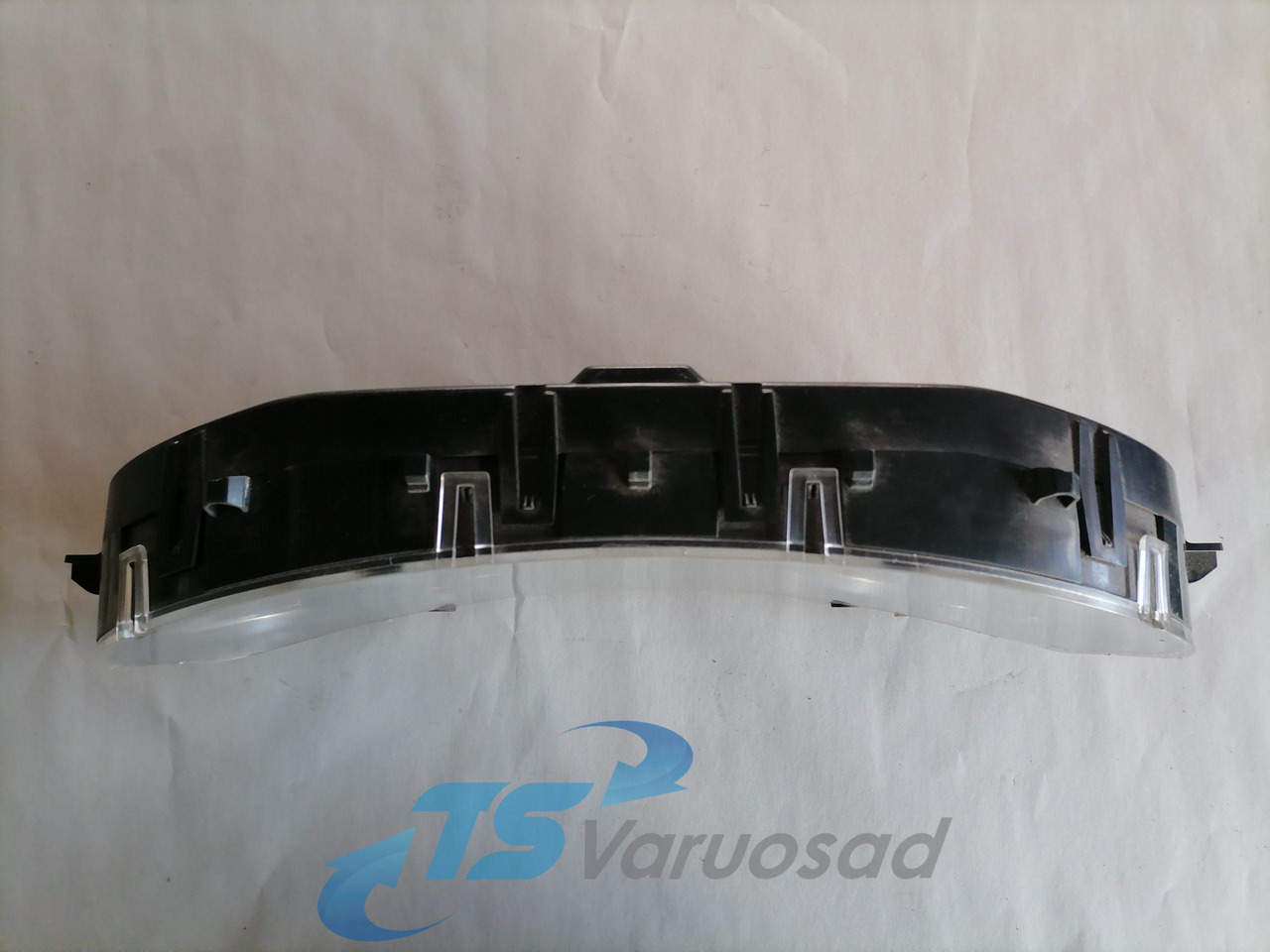 MAN Dashboard 81272026180 - Panel de instrumentos pour Camion: photos 2 MAN Dashboard 81272026180 - Panel de instrumentos pour Camion: photos 2