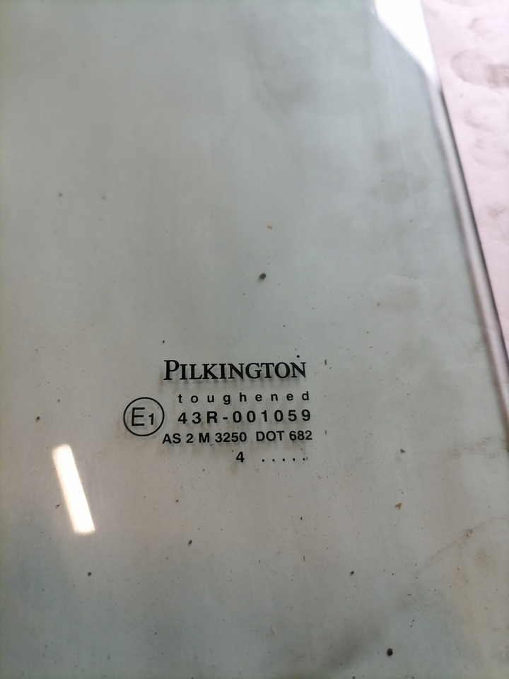 MAN Küljeklaas, vasak 81626450039 - Fenêtre et pièces pour Camion: photos 5 MAN Küljeklaas, vasak 81626450039 - Fenêtre et pièces pour Camion: photos 5