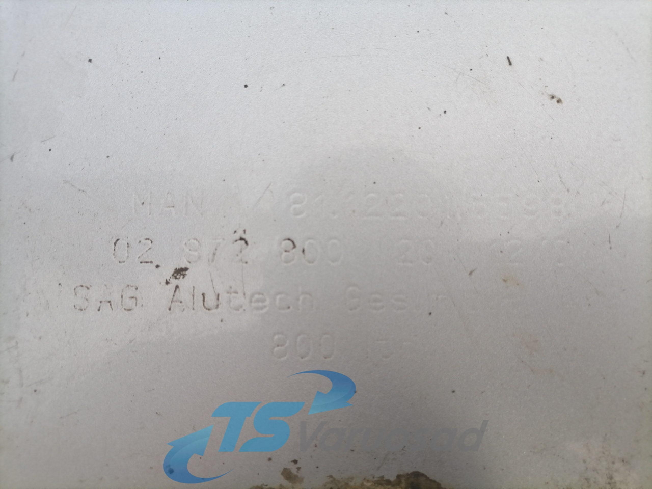 MAN Kütusepaak 800L 81122015598 - Réservoir de carburant pour Camion: photos 5 MAN Kütusepaak 800L 81122015598 - Réservoir de carburant pour Camion: photos 5