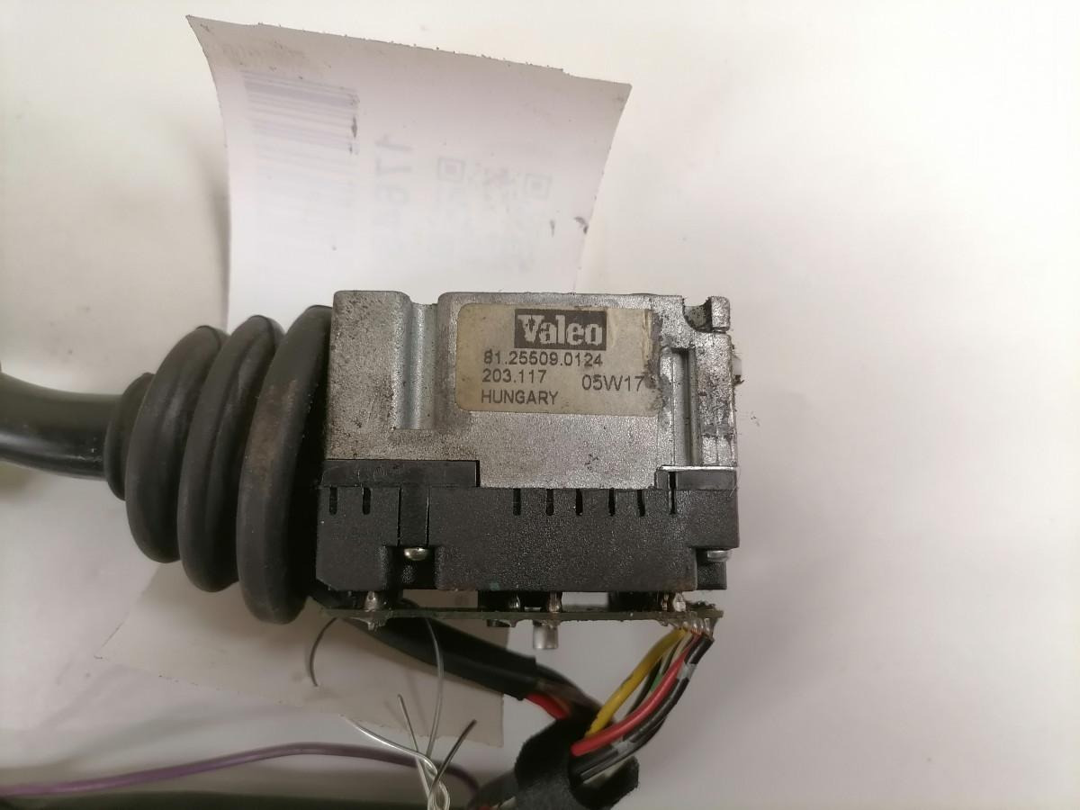 MAN Switch 81255090124 - Système électrique pour Camion: photos 4 MAN Switch 81255090124 - Système électrique pour Camion: photos 4