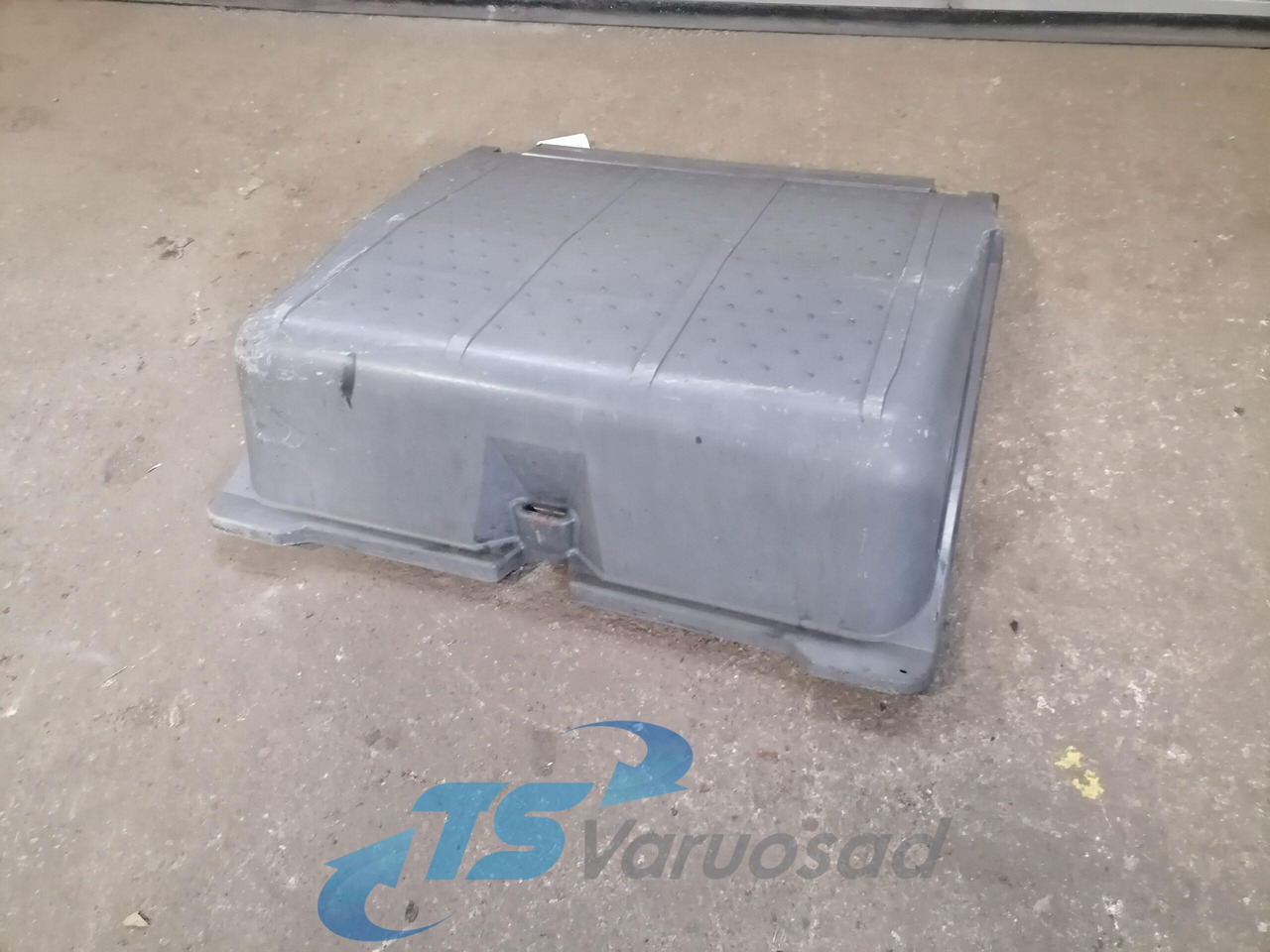 Mercedes-Benz Battery cover A9415410103 - Accumulateur pour Camion: photos 1 Mercedes-Benz Battery cover A9415410103 - Accumulateur pour Camion: photos 1