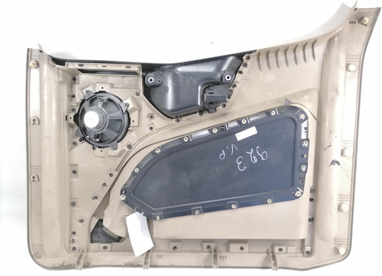 Mercedes-Benz Door trim panel A9607272471 - Portière et pièces pour Camion: photos 2 Mercedes-Benz Door trim panel A9607272471 - Portière et pièces pour Camion: photos 2