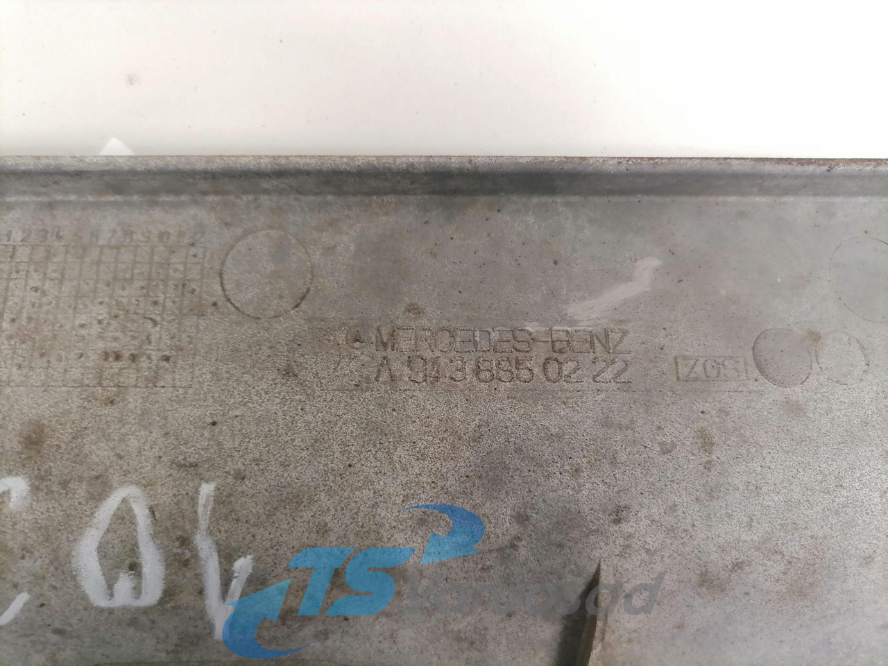 Mercedes-Benz Plastikdetail A9438850222 - Aérodynamique/ Spoilers pour Camion: photos 3 Mercedes-Benz Plastikdetail A9438850222 - Aérodynamique/ Spoilers pour Camion: photos 3