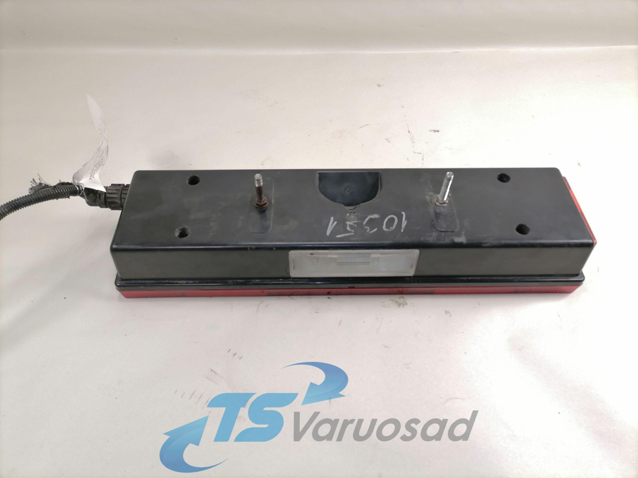Mercedes-Benz Tagatuli, vasak A0015406270 - Lumière/ Éclairage pour Camion: photos 2 Mercedes-Benz Tagatuli, vasak A0015406270 - Lumière/ Éclairage pour Camion: photos 2