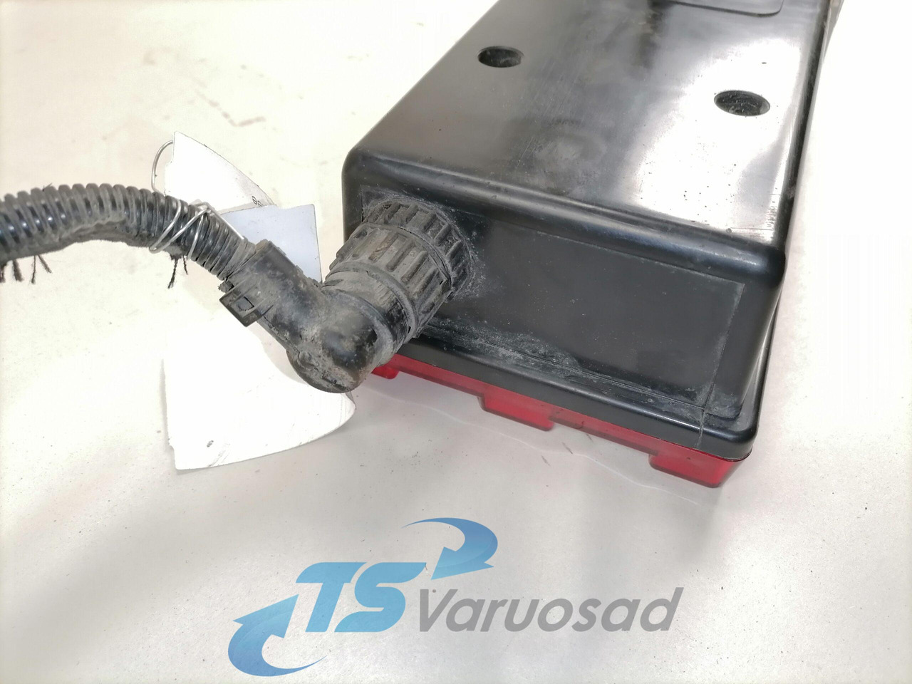 Mercedes-Benz Tagatuli, vasak A0015406270 - Lumière/ Éclairage pour Camion: photos 3 Mercedes-Benz Tagatuli, vasak A0015406270 - Lumière/ Éclairage pour Camion: photos 3