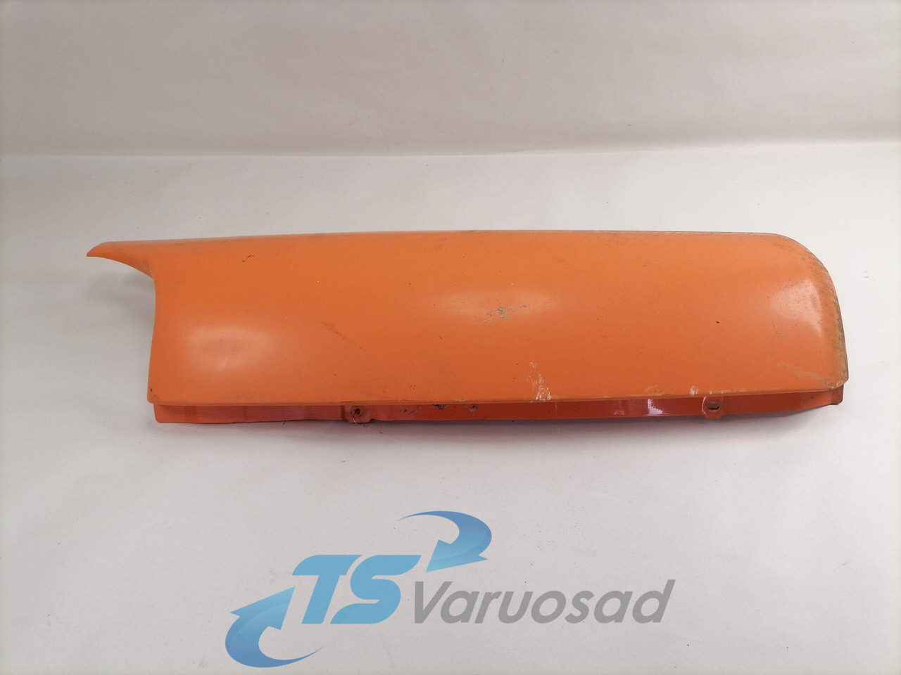 Renault Kabiini nurgapõsk, vasak 5010353331 - Calandre pour Camion: photos 1 Renault Kabiini nurgapõsk, vasak 5010353331 - Calandre pour Camion: photos 1