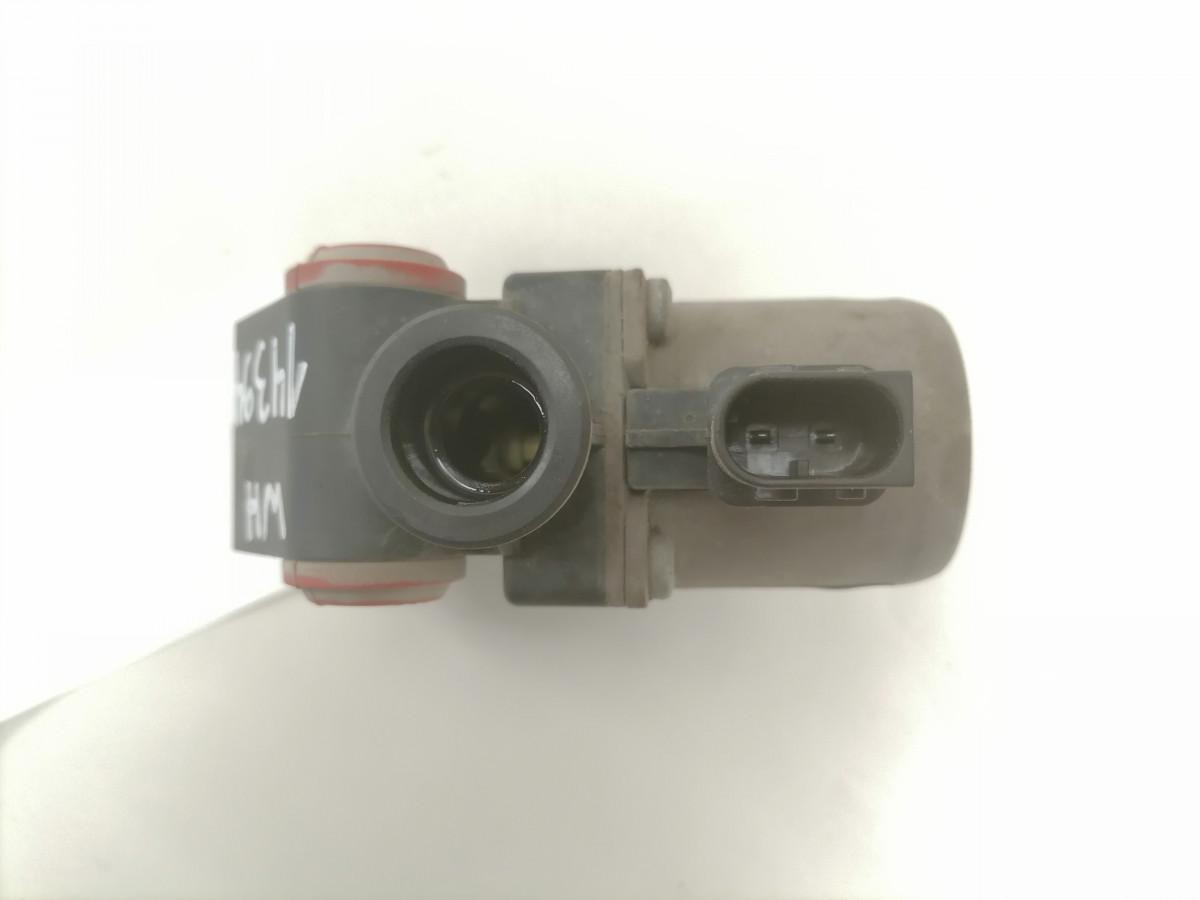 Scania ADBlue klapp 2125646 - Préparation du carburant pour Camion: photos 3 Scania ADBlue klapp 2125646 - Préparation du carburant pour Camion: photos 3