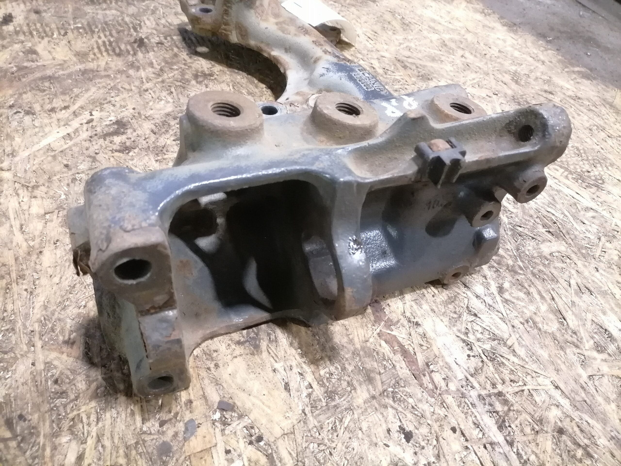 Scania Bracket 1375802 - Frame/ Châssis pour Camion: photos 3 Scania Bracket 1375802 - Frame/ Châssis pour Camion: photos 3