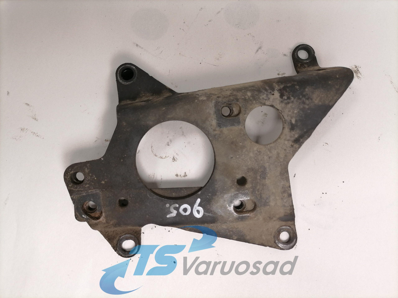 Scania Bracket 1743910 - Frame/ Châssis pour Camion: photos 1 Scania Bracket 1743910 - Frame/ Châssis pour Camion: photos 1