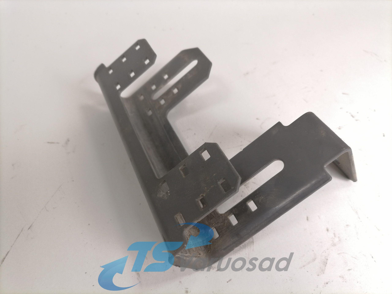 Scania Bracket 1747536 - Frame/ Châssis pour Camion: photos 3 Scania Bracket 1747536 - Frame/ Châssis pour Camion: photos 3