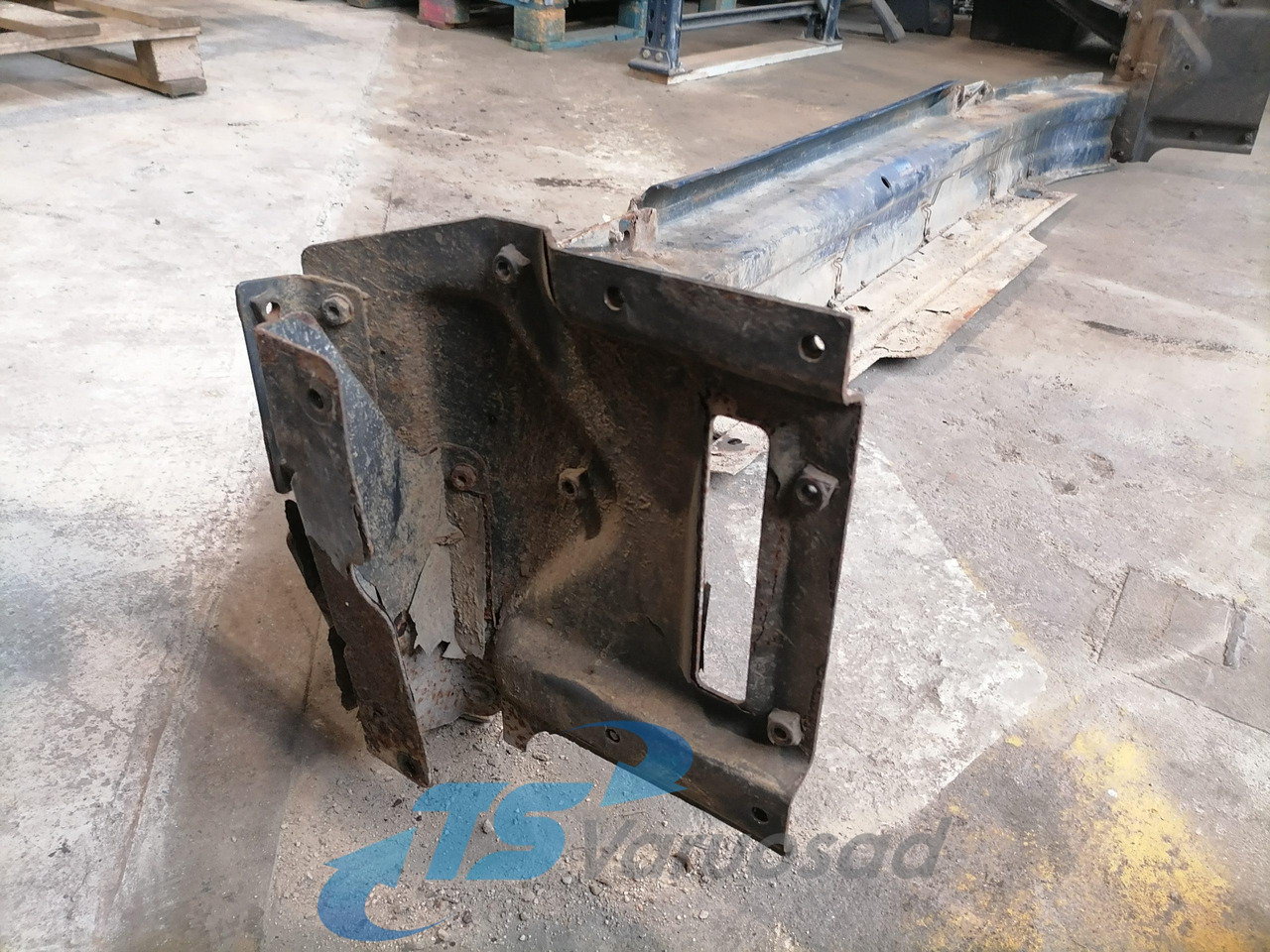 Scania Bumper 1731206 - Pare-chocs pour Camion: photos 3 Scania Bumper 1731206 - Pare-chocs pour Camion: photos 3