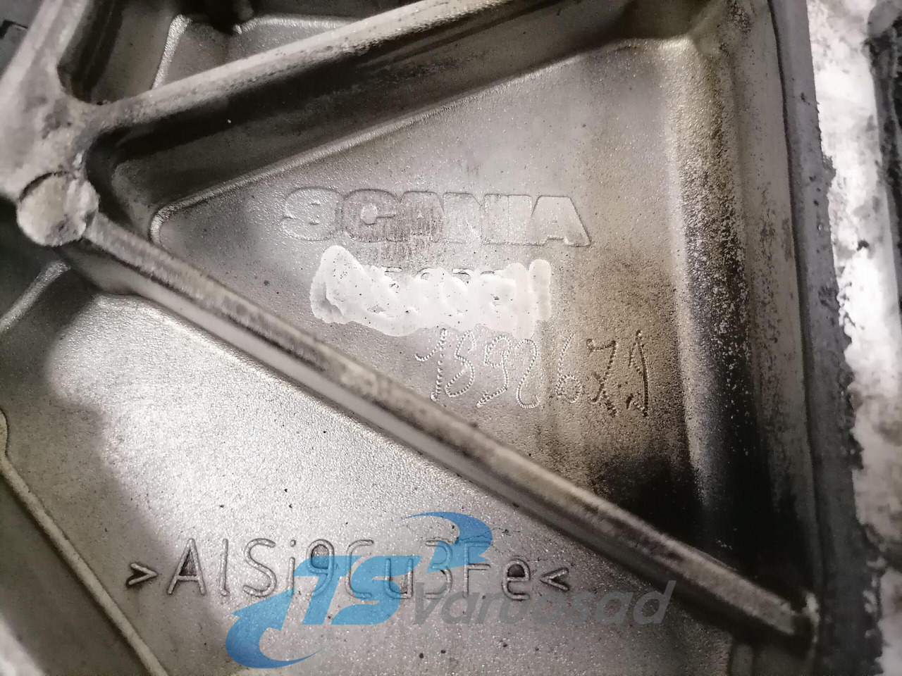 Scania Engine front cover 1892679 - Moteur et pièces pour Camion: photos 3 Scania Engine front cover 1892679 - Moteur et pièces pour Camion: photos 3