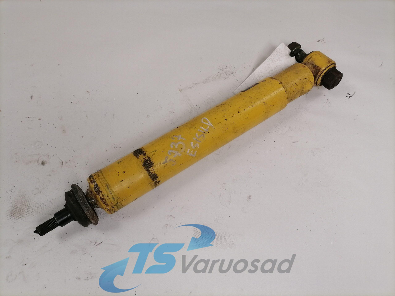 Scania First axel shock absorber T1230B12C12 - Amortisseurs pour Camion: photos 1 Scania First axel shock absorber T1230B12C12 - Amortisseurs pour Camion: photos 1
