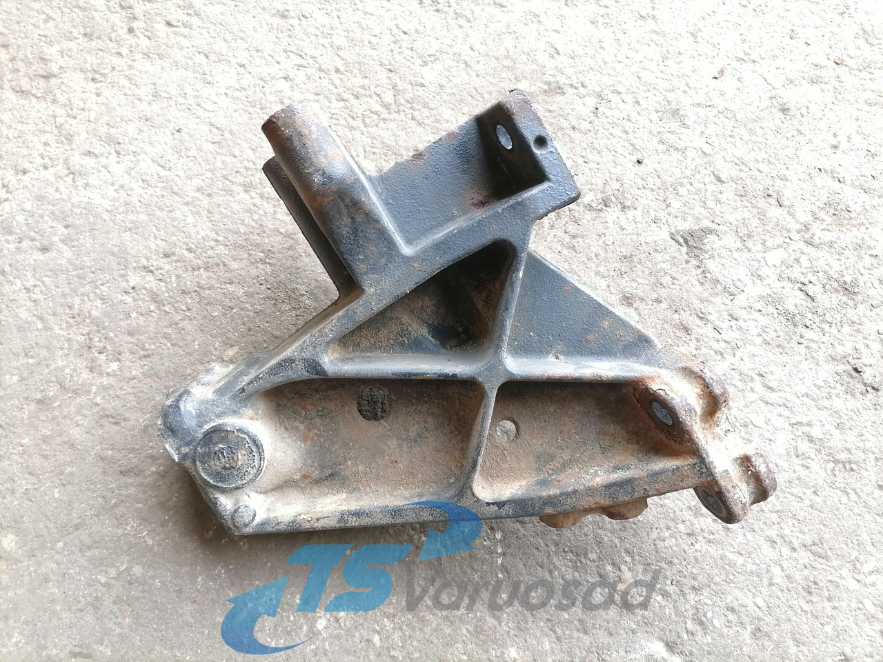 Scania Front bumper carrier 1431602 - Pare-chocs pour Camion: photos 3 Scania Front bumper carrier 1431602 - Pare-chocs pour Camion: photos 3