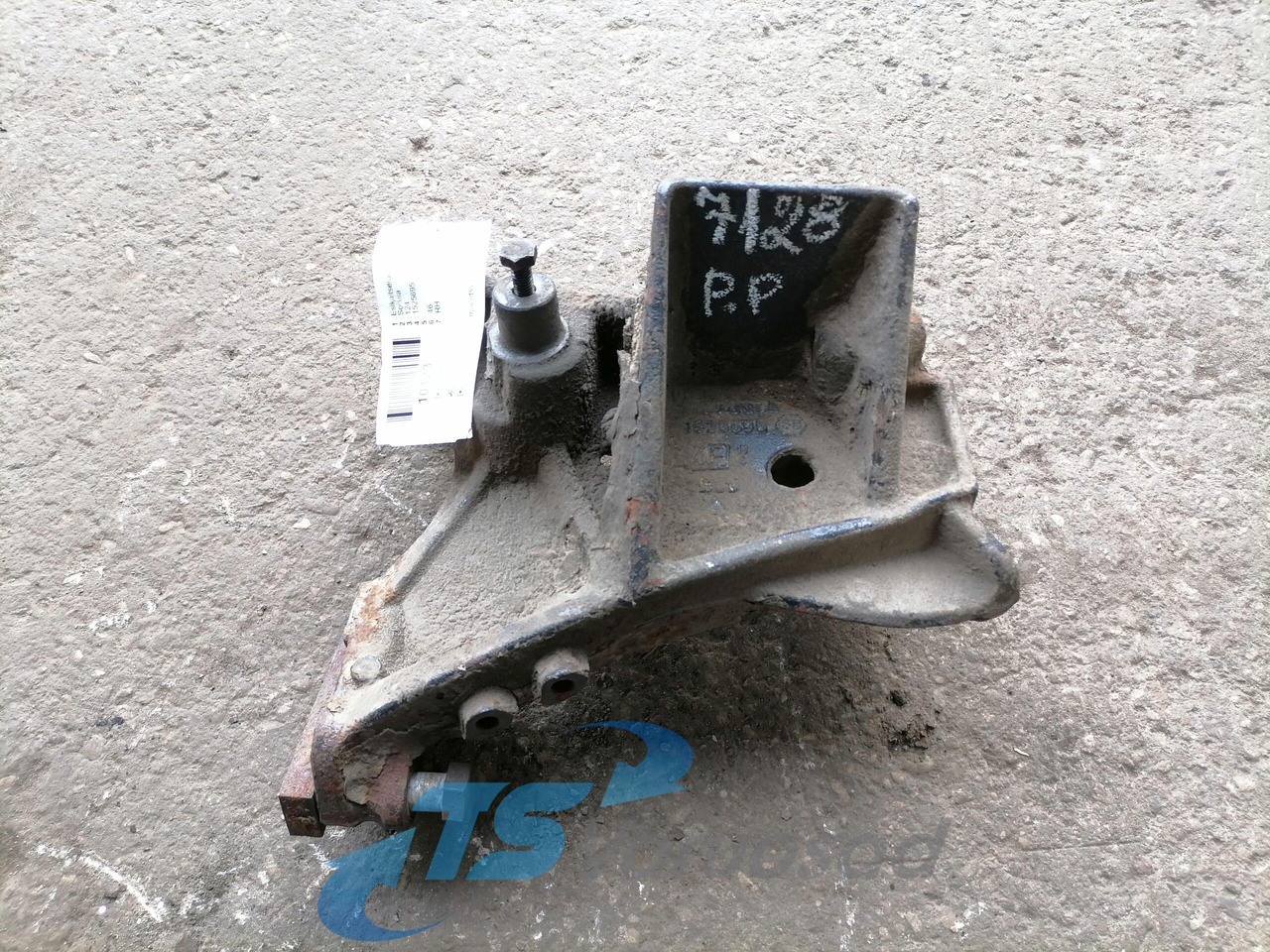 Scania Front bumper carrier 1525695 - Pare-chocs pour Camion: photos 1 Scania Front bumper carrier 1525695 - Pare-chocs pour Camion: photos 1