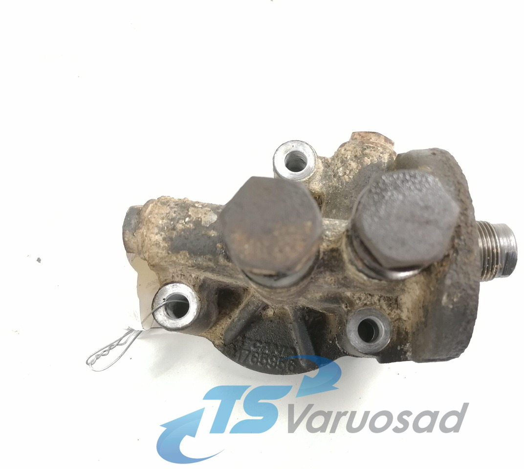 Scania Käigukasti õlifiltri jalg 1765956 - Boîte de vitesse et pièces pour Camion: photos 2 Scania Käigukasti õlifiltri jalg 1765956 - Boîte de vitesse et pièces pour Camion: photos 2