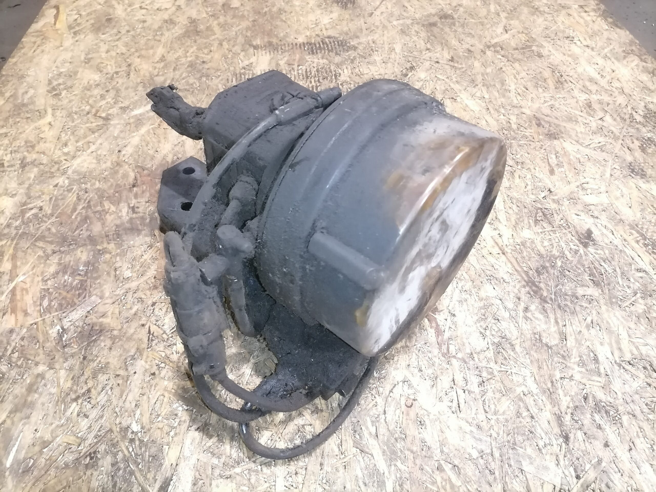 Scania Keskmäärde pump 1752505 - Pièce universelle pour Camion: photos 2 Scania Keskmäärde pump 1752505 - Pièce universelle pour Camion: photos 2