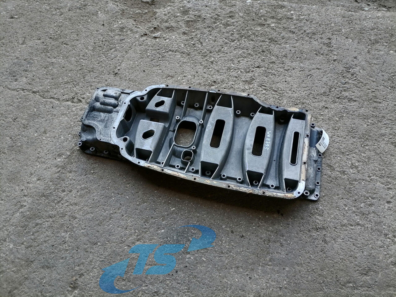 Scania Ladder frame 1762258 - Carter d'huile pour Camion: photos 1 Scania Ladder frame 1762258 - Carter d'huile pour Camion: photos 1