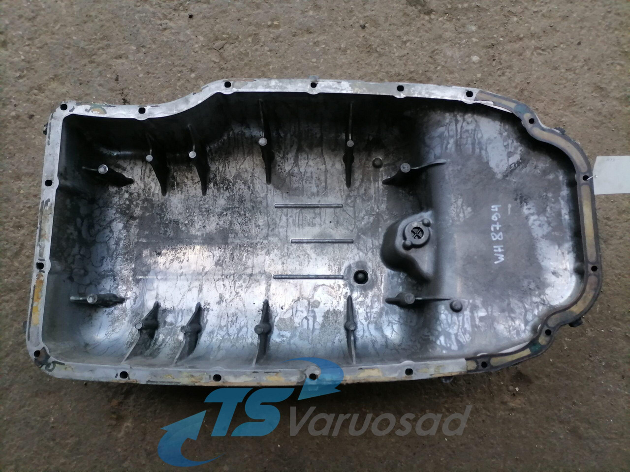 Scania Oil sump 1762255 - Carter d'huile pour Camion: photos 3 Scania Oil sump 1762255 - Carter d'huile pour Camion: photos 3