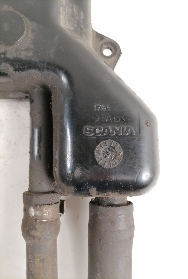 Scania Scania steering oil tank 1894289 - Tuyau de direction pour Camion: photos 2 Scania Scania steering oil tank 1894289 - Tuyau de direction pour Camion: photos 2