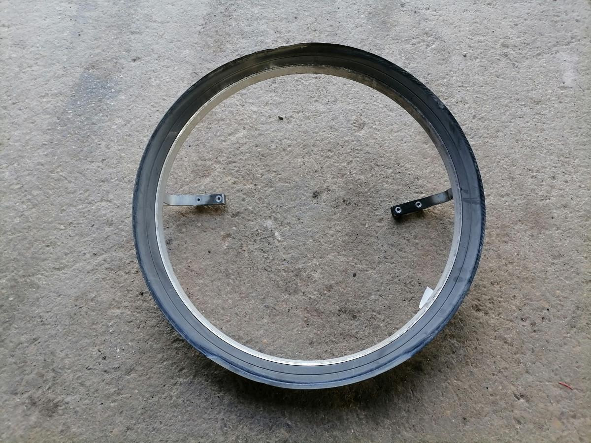 Scania Ventilaatori metallrõngas 2406061 - Radiateur pour Camion: photos 2 Scania Ventilaatori metallrõngas 2406061 - Radiateur pour Camion: photos 2