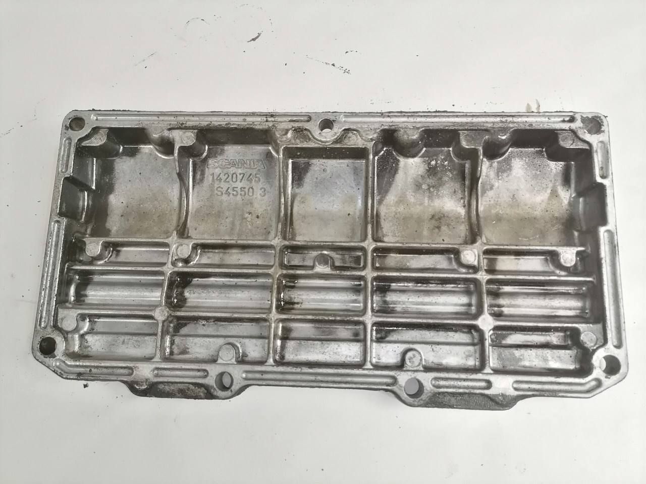 Scania engine side cover 1420745 - Moteur et pièces pour Camion: photos 2 Scania engine side cover 1420745 - Moteur et pièces pour Camion: photos 2