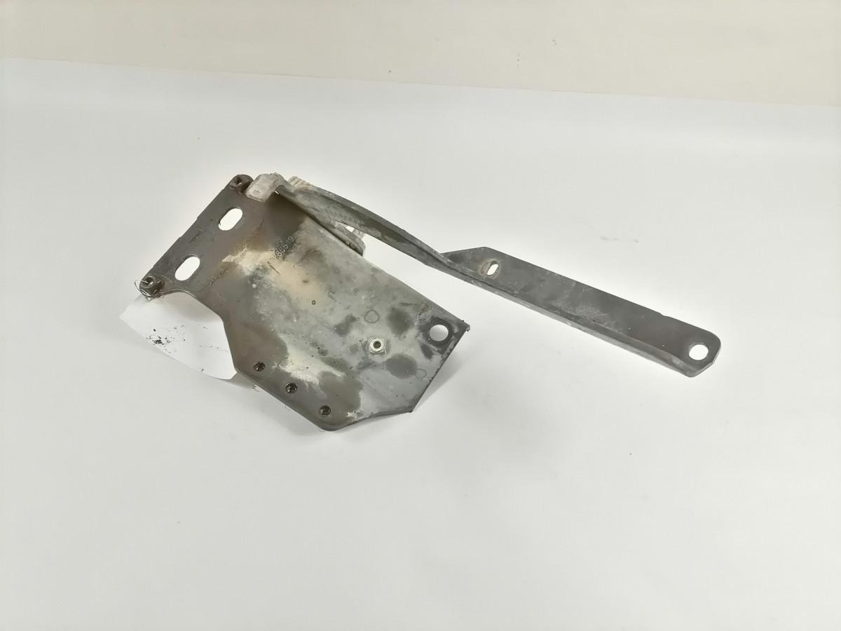 Scania lower grille carrier hinge 1785549 - Calandre pour Camion: photos 2 Scania lower grille carrier hinge 1785549 - Calandre pour Camion: photos 2