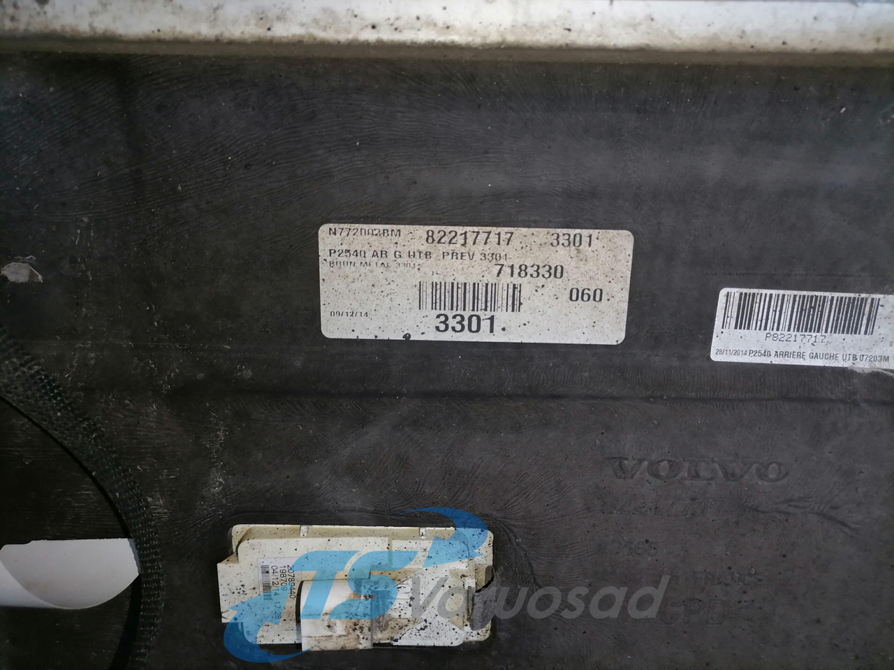 Volvo Air deflector 84046529 - Aérodynamique/ Spoilers pour Camion: photos 5 Volvo Air deflector 84046529 - Aérodynamique/ Spoilers pour Camion: photos 5