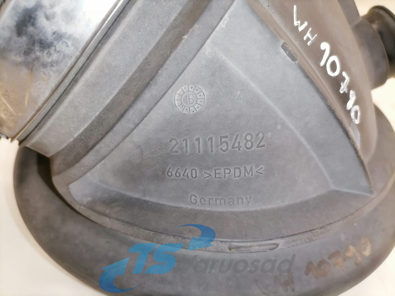 Volvo Air intake 21115482 - Système d'admission d'air pour Camion: photos 3 Volvo Air intake 21115482 - Système d'admission d'air pour Camion: photos 3