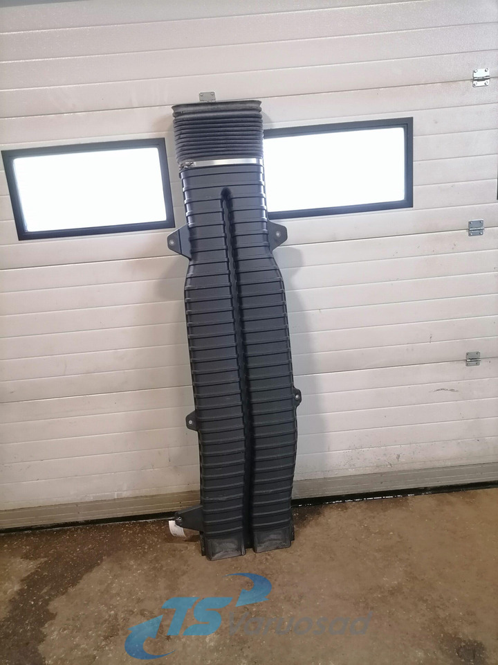 Volvo Air intake 21122123 - Système d'admission d'air pour Camion: photos 1 Volvo Air intake 21122123 - Système d'admission d'air pour Camion: photos 1