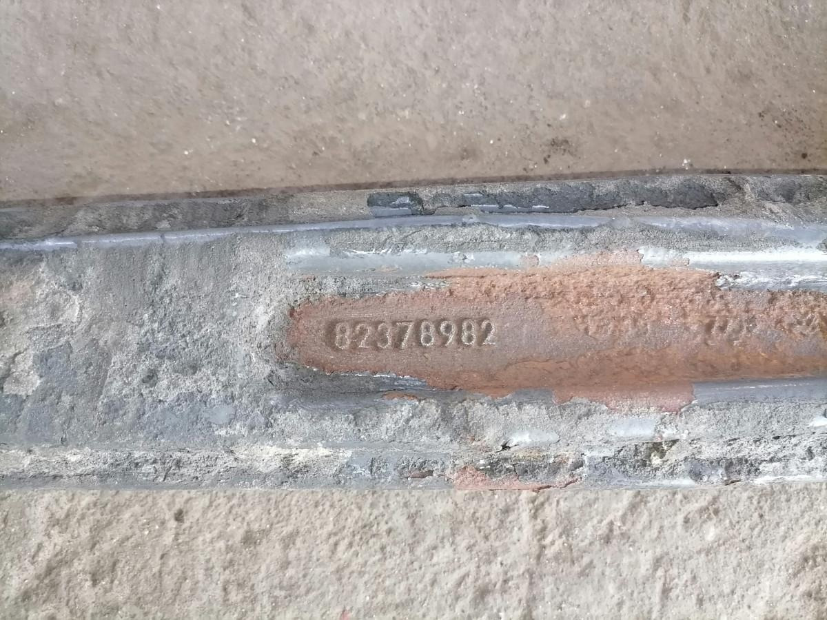 Volvo Air spring bracket 82378982 - Suspension pneumatique pour Camion: photos 4 Volvo Air spring bracket 82378982 - Suspension pneumatique pour Camion: photos 4