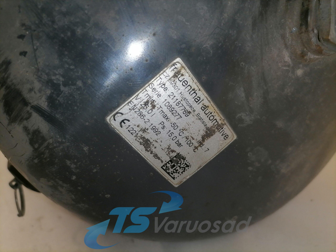 Volvo Air tank 21187789 - Pièce universelle pour Camion: photos 4 Volvo Air tank 21187789 - Pièce universelle pour Camion: photos 4