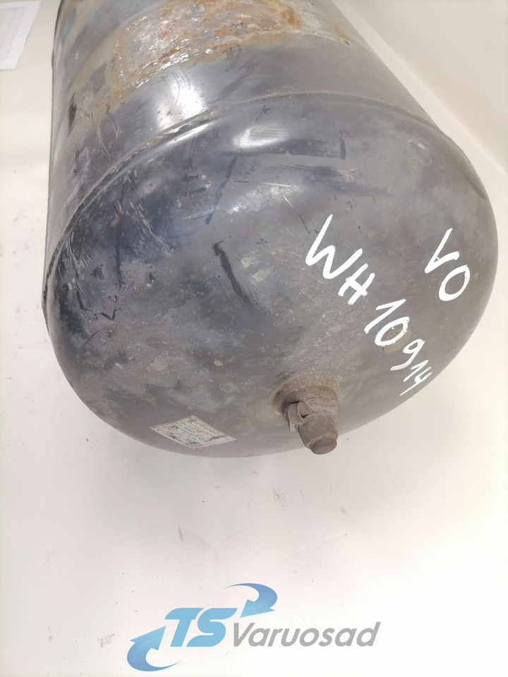 Volvo Air tank 21187789 - Pièce universelle pour Camion: photos 2 Volvo Air tank 21187789 - Pièce universelle pour Camion: photos 2